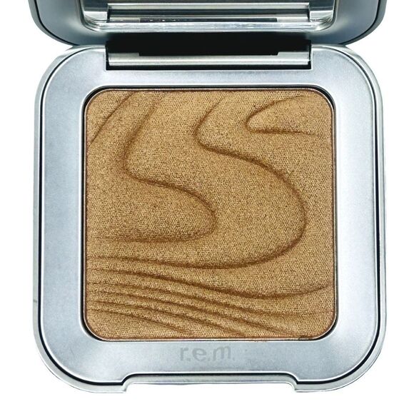 r.e.m. beauty Interstellar Highlighter Topper - Miss Mars - 8g / 0.28 oz - Picture 3 of 6